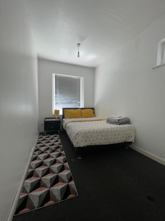 Cozy Private Rooms In Homestay Илфорд Экстерьер фото