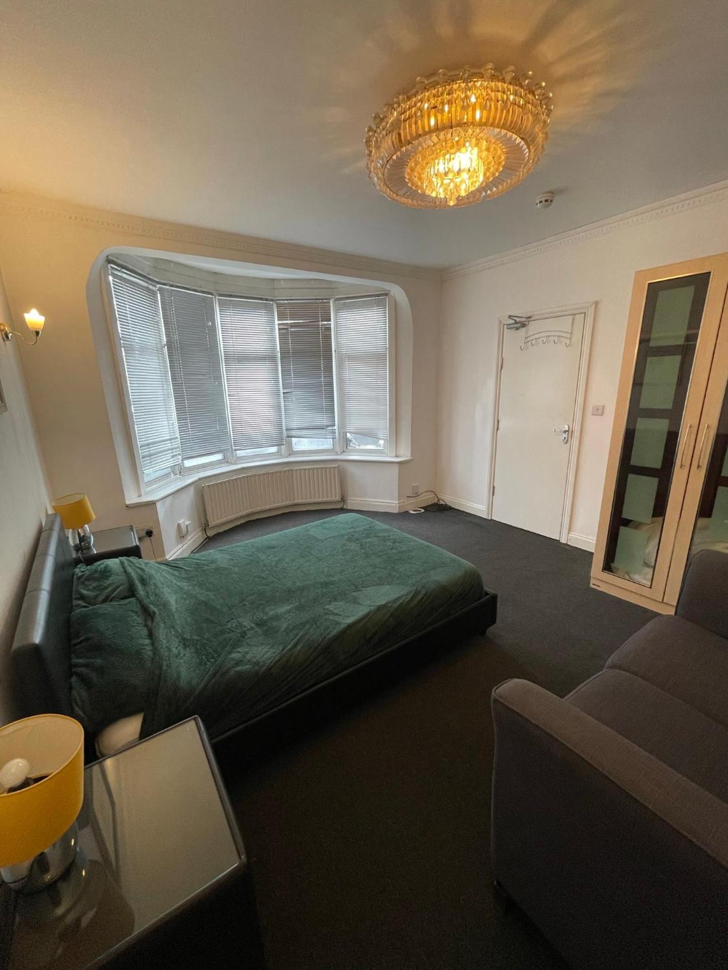 Cozy Private Rooms In Homestay Илфорд Экстерьер фото